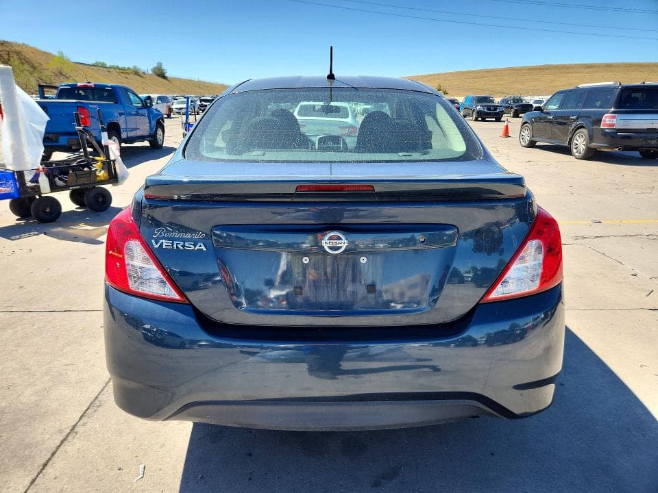 2017 NISSAN VERSA 6