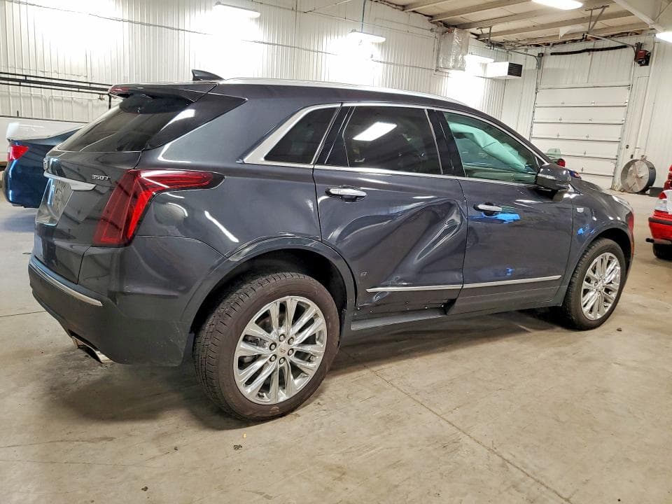 2021 CADILLAC XT5 LUXURY 3