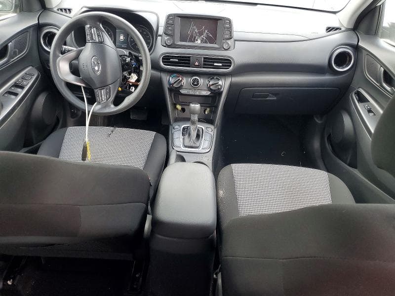 2021 HYUNDAI KONA SE 8