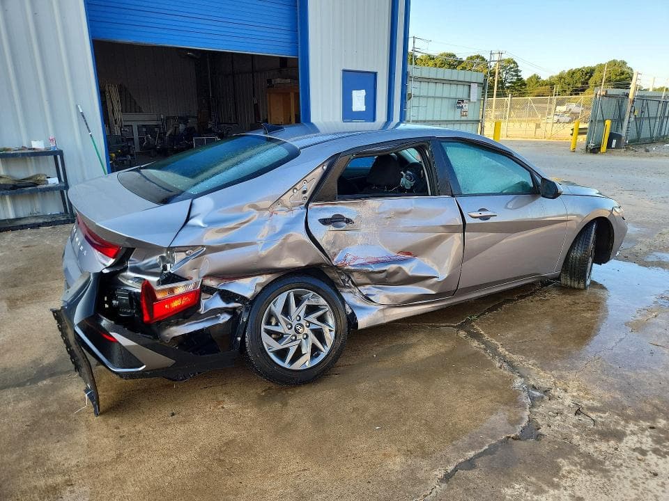2024 HYUNDAI ELANTRA SEL 3