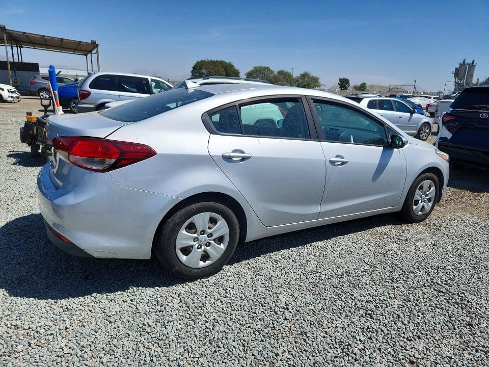 2017 KIA FORTE LX 3