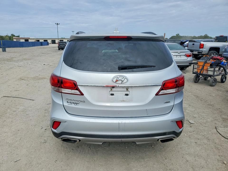 2017 HYUNDAI SANTA FE SE 6
