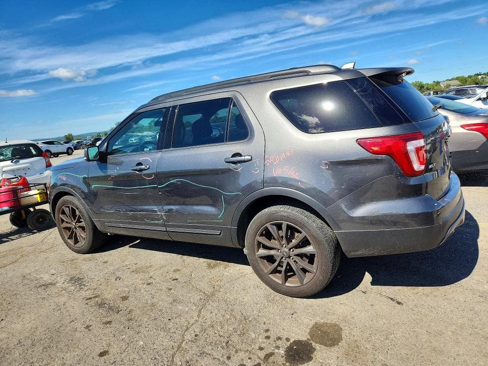 2017 FORD EXPLORER XLT 2