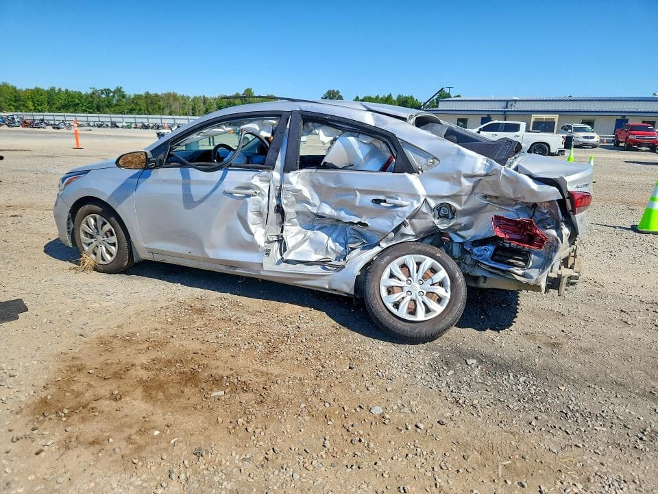 2018 HYUNDAI ACCENT SE 2