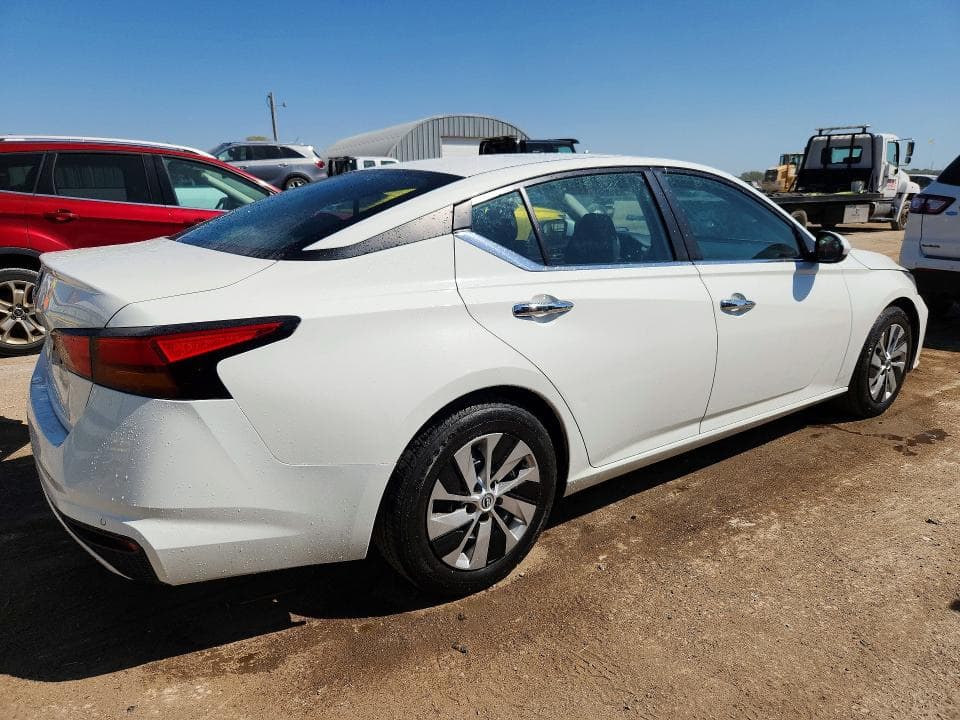 2023 NISSAN ALTIMA S 3