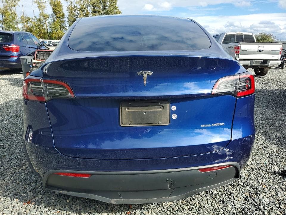 2024 TESLA MODEL Y 6