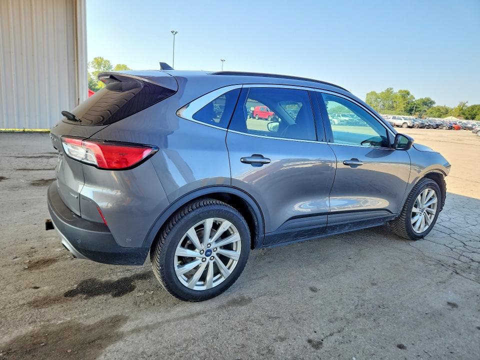 2021 FORD ESCAPE TITANIUM 3