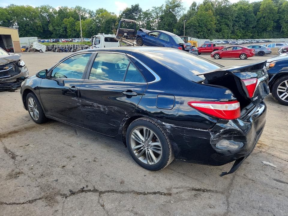 2017 TOYOTA CAMRY SE 2