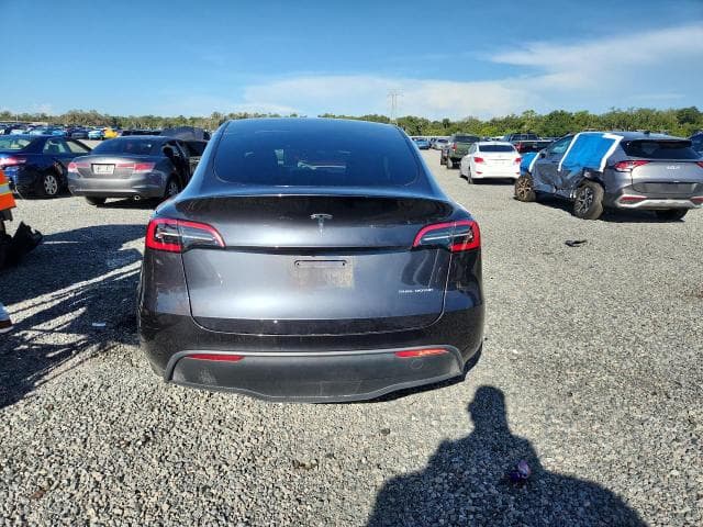 2024 TESLA MODEL Y 6