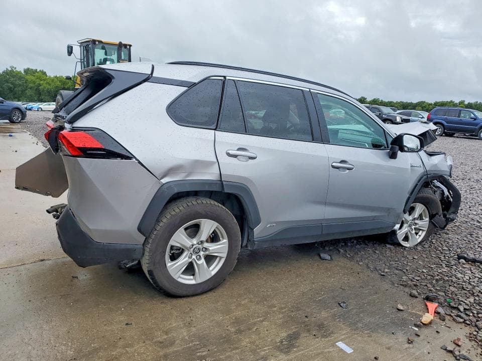 2021 TOYOTA RAV4 LE 3