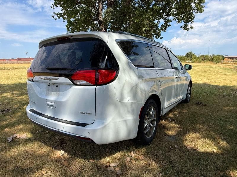 2018 CHRYSLER PACIFICA LIMITED 4