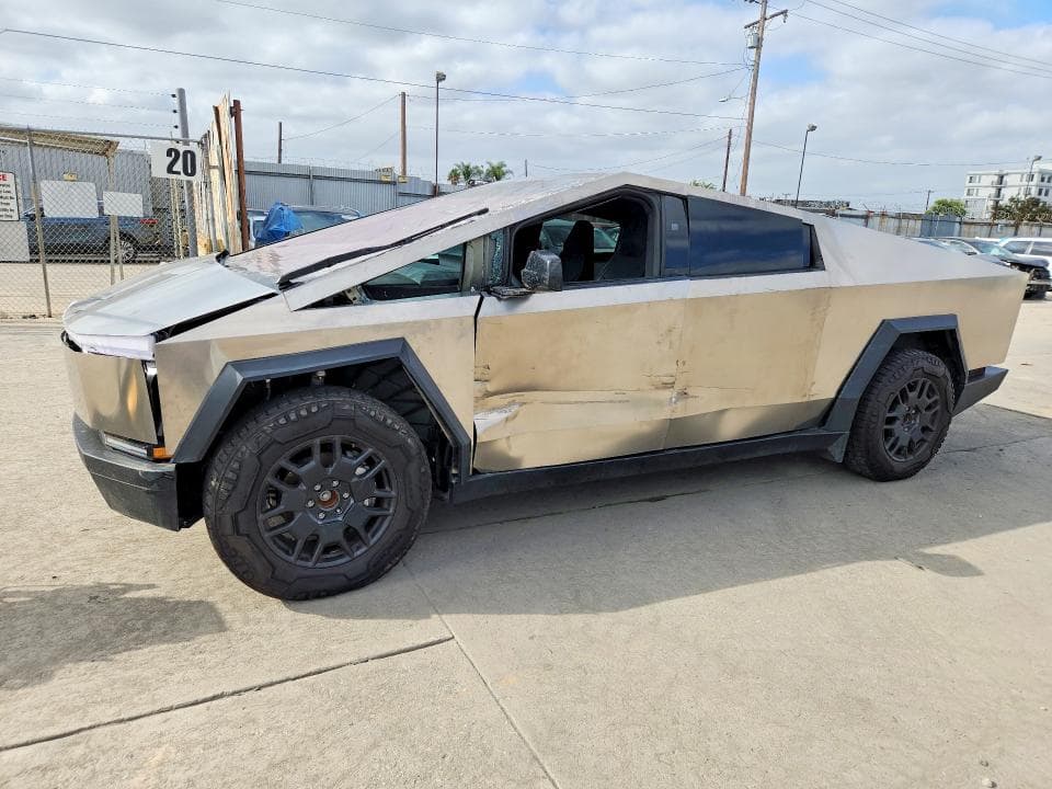 2024 TESLA CYBERTRUCK - 1