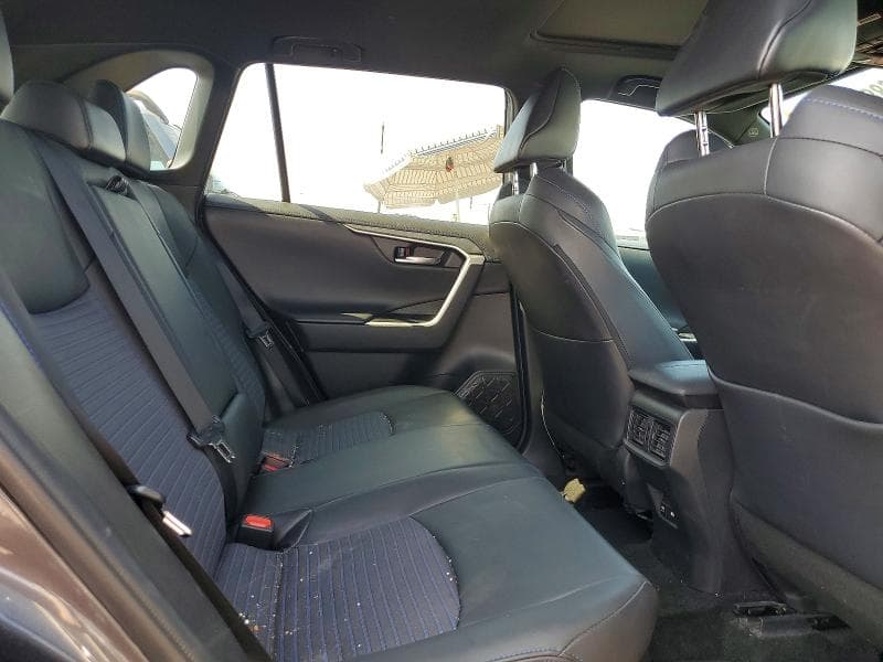2021 TOYOTA RAV4 XSE 11