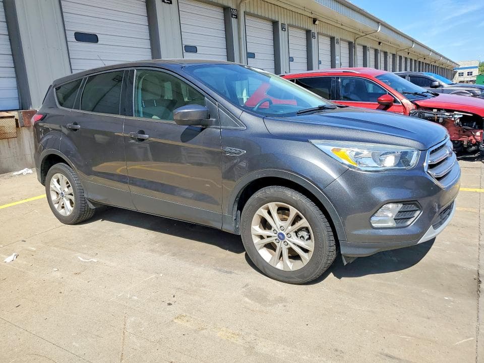 2017 FORD ESCAPE SE 4