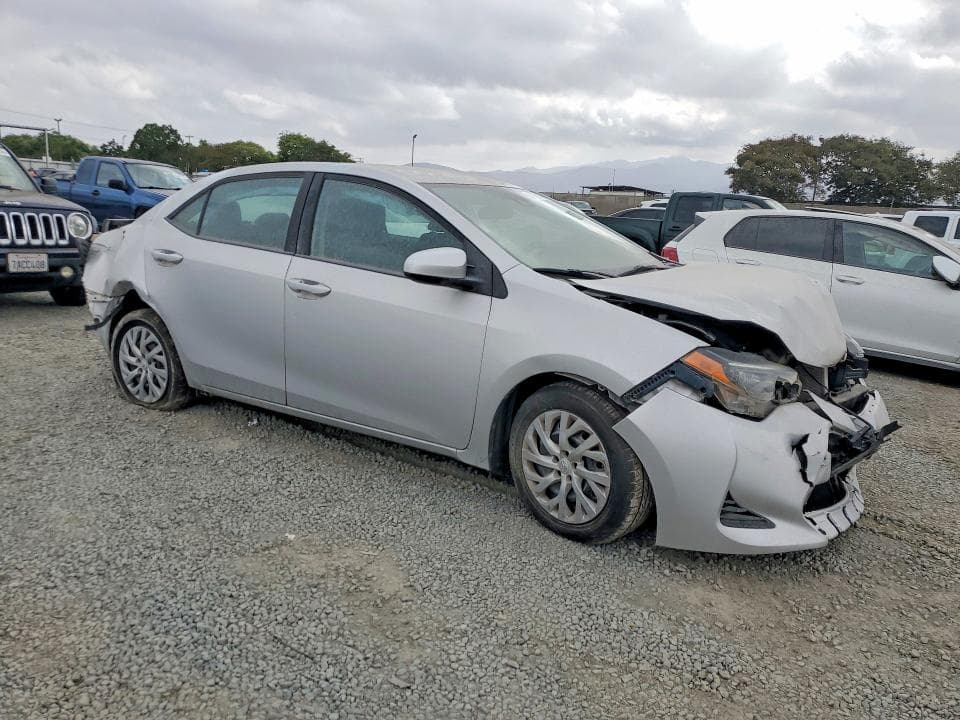 2017 TOYOTA COROLLA LE 4