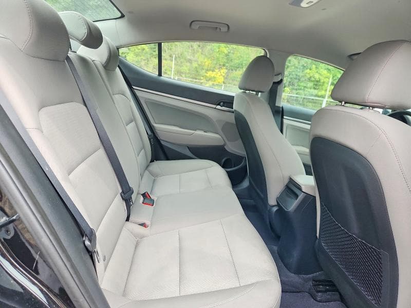 2017 HYUNDAI ELANTRA SE 10