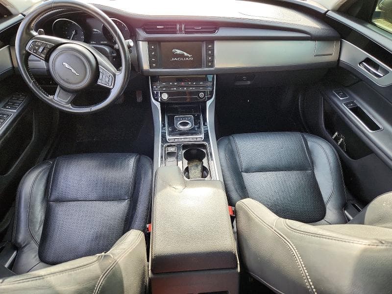 2017 JAGUAR XF PRESTIGE 8