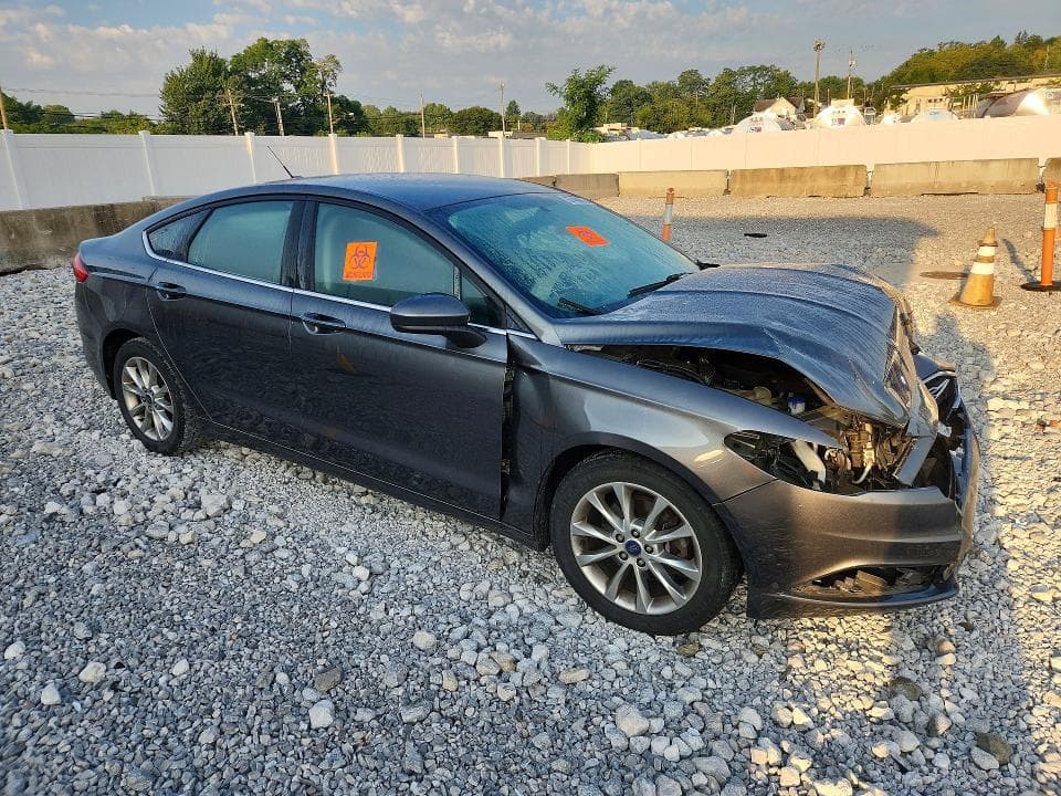2017 FORD FUSION SE 4