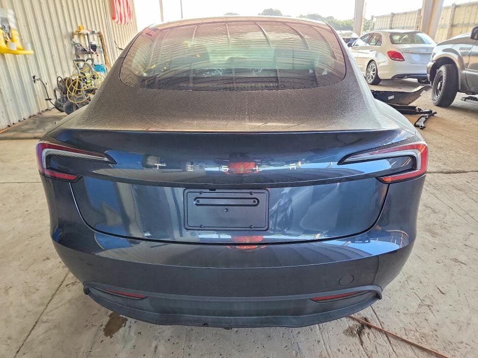 2025 TESLA MODEL 3 6