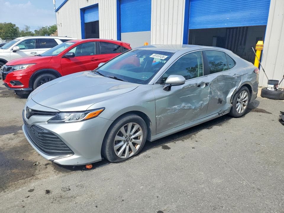 2018 TOYOTA CAMRY LE - 1