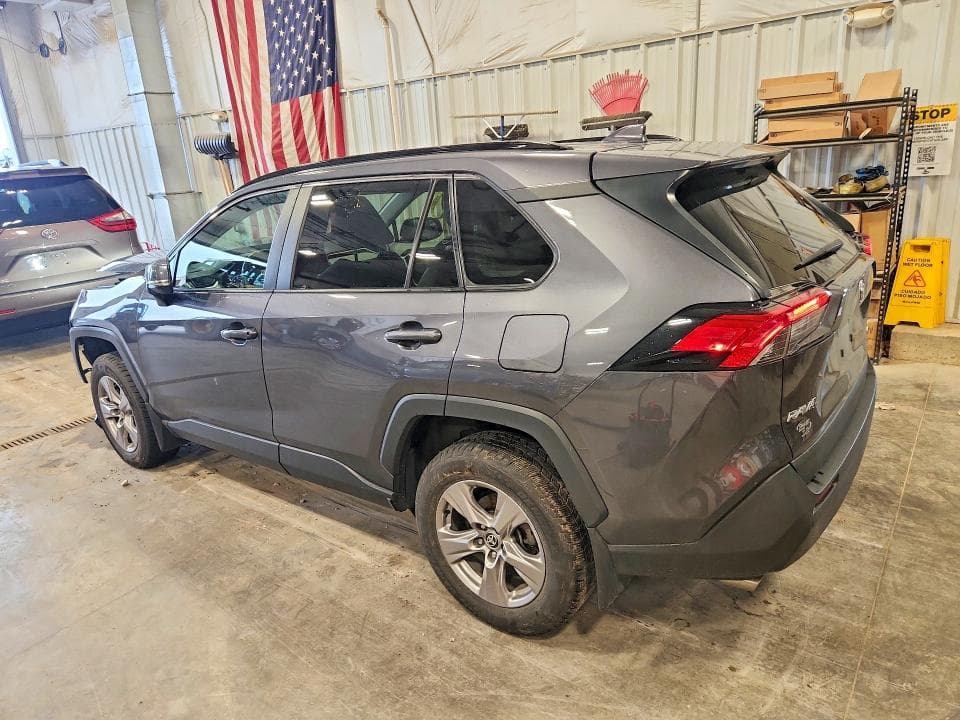 2023 TOYOTA RAV4 XLE 2