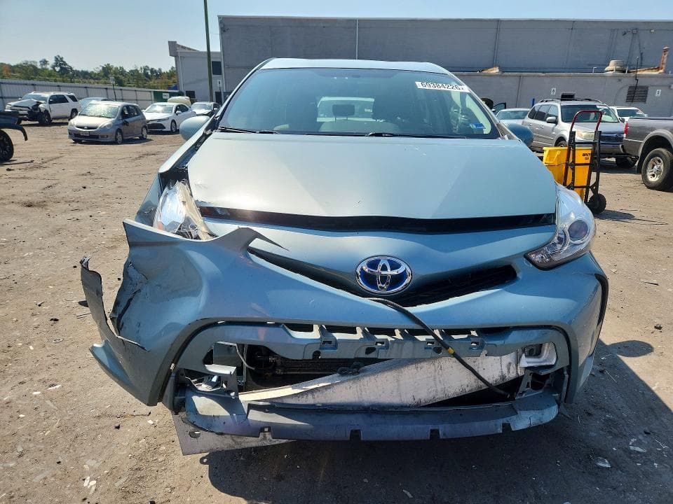 2017 TOYOTA PRIUS V THREE 5