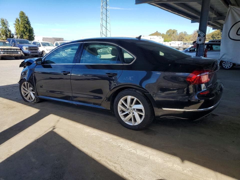 2018 VOLKSWAGEN PASSAT SE 2