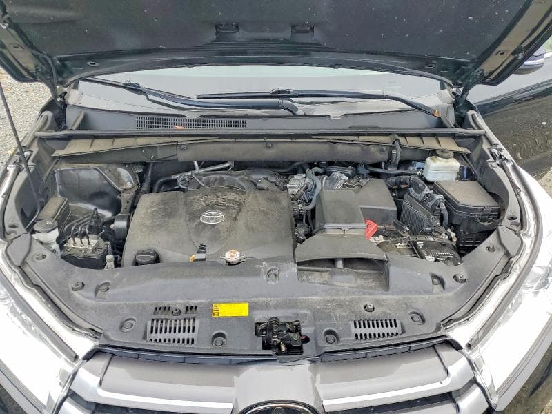 2018 TOYOTA HIGHLANDER XLE 12