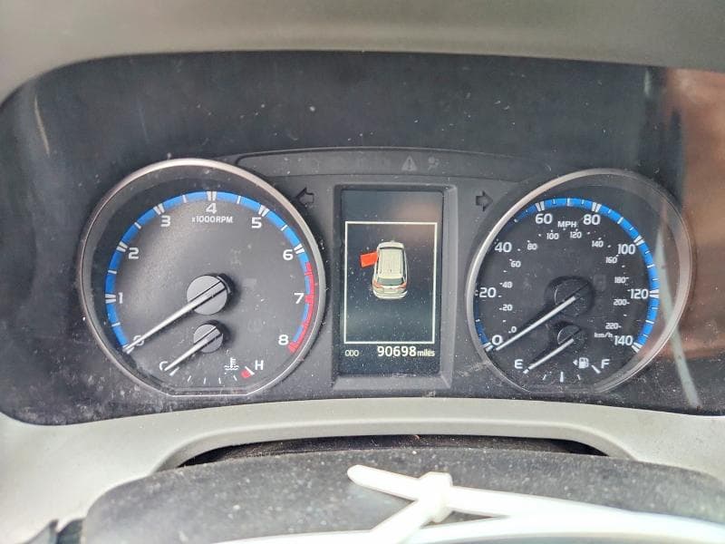 2017 TOYOTA RAV4 LE 9