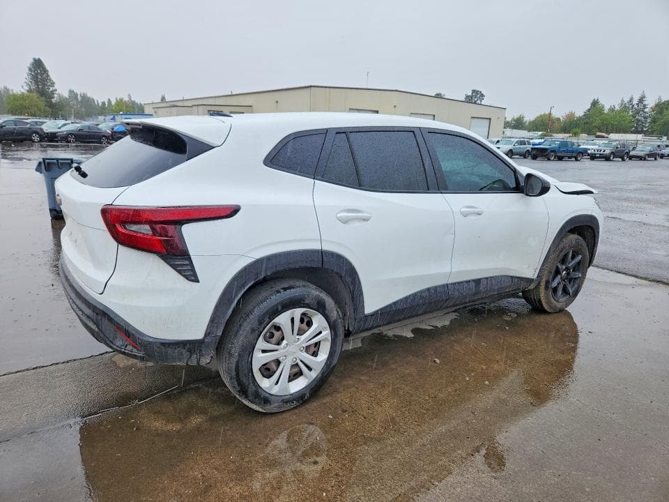 2024 CHEVROLET TRAX LS 3