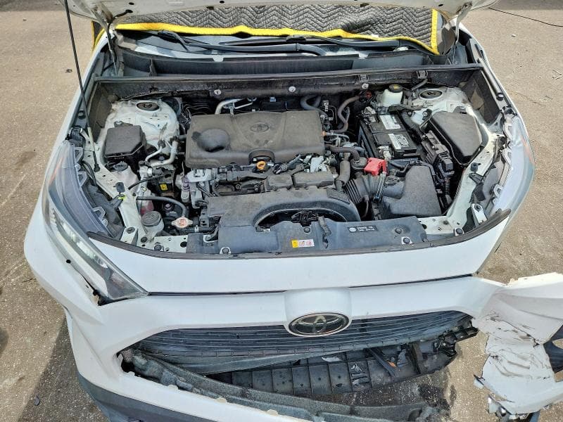 2021 TOYOTA RAV4 XLE 12