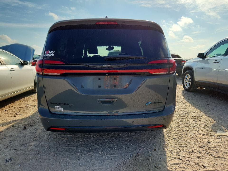 2022 CHRYSLER PACIFICA HYBRID LIMITED 6