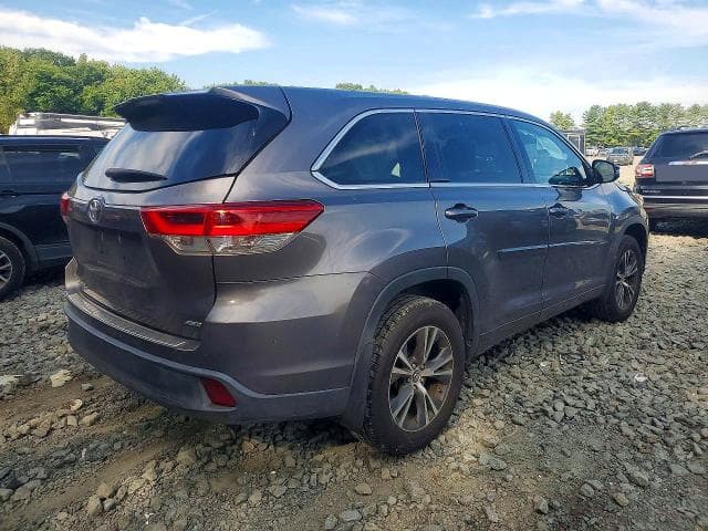 2018 TOYOTA HIGHLANDER LE 3