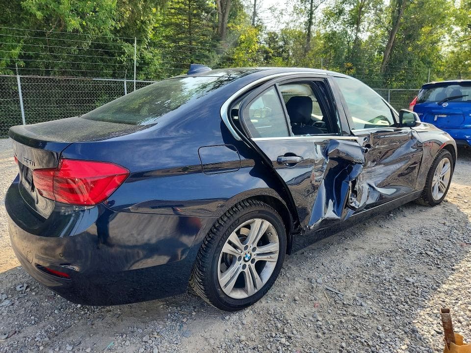 2017 BMW 330 XI 3