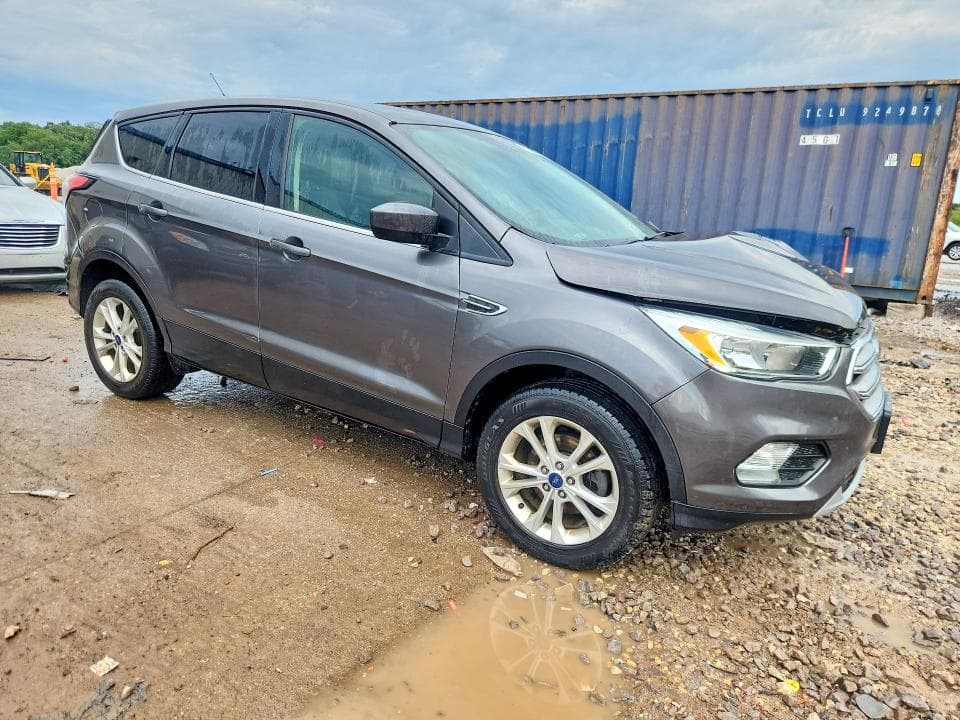 2017 FORD ESCAPE SE 4