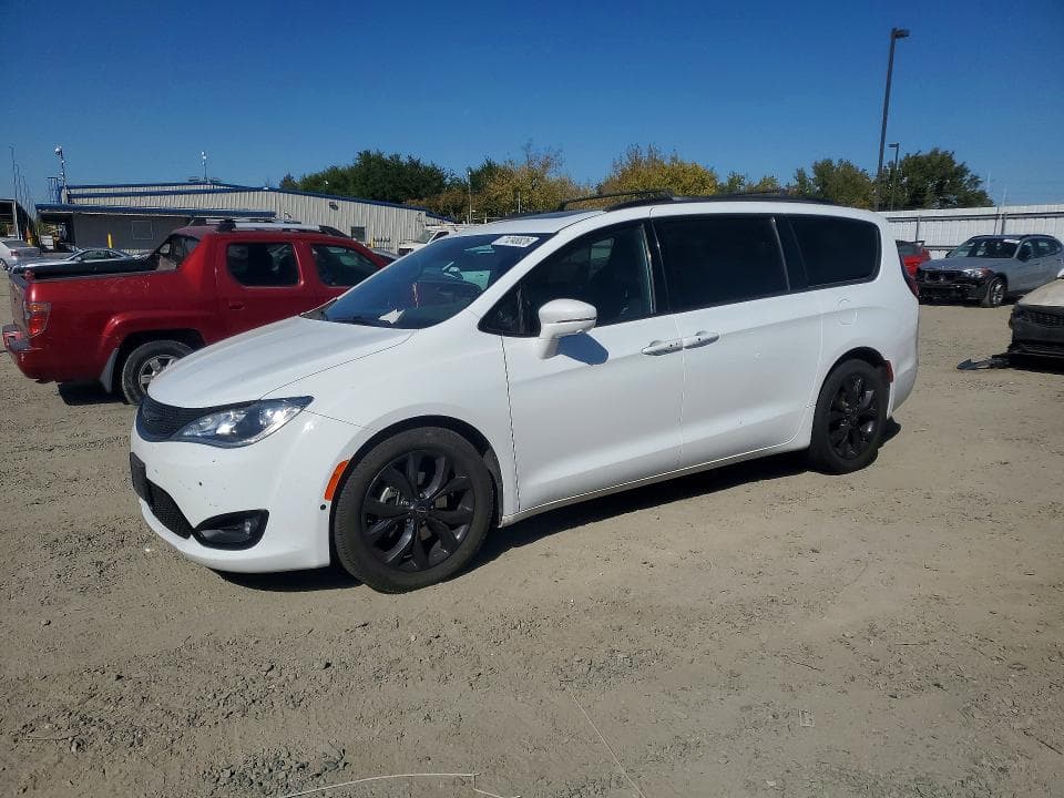 2019 CHRYSLER PACIFICA LIMITED