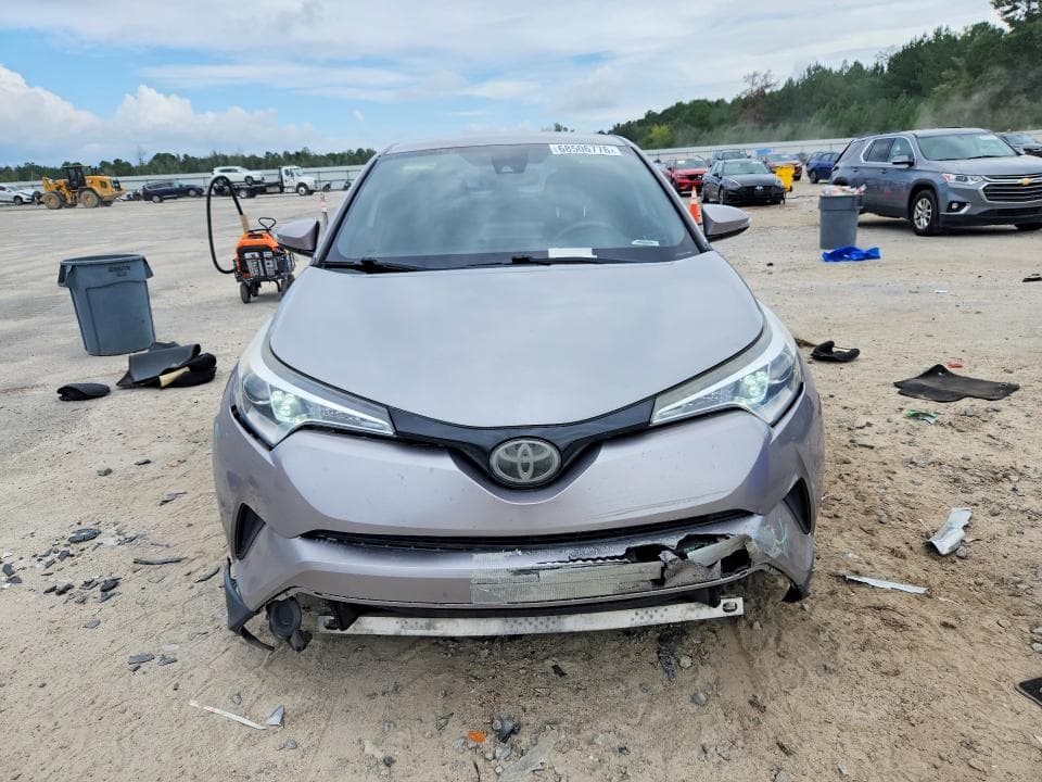 2019 TOYOTA C-HR LE 5