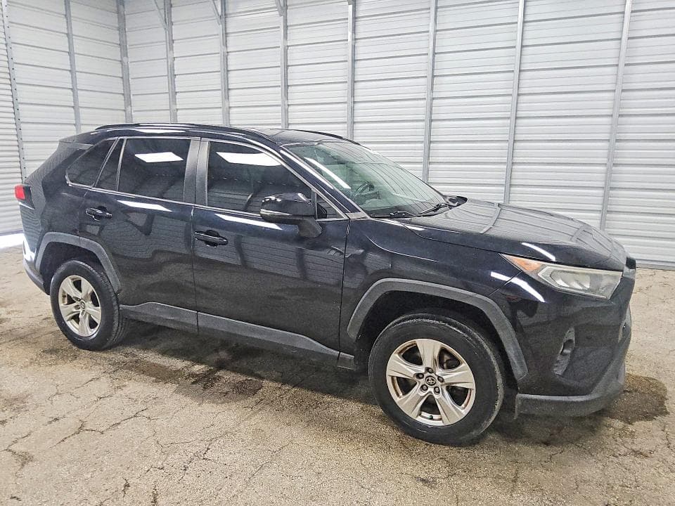 2021 TOYOTA RAV4 XLE 4