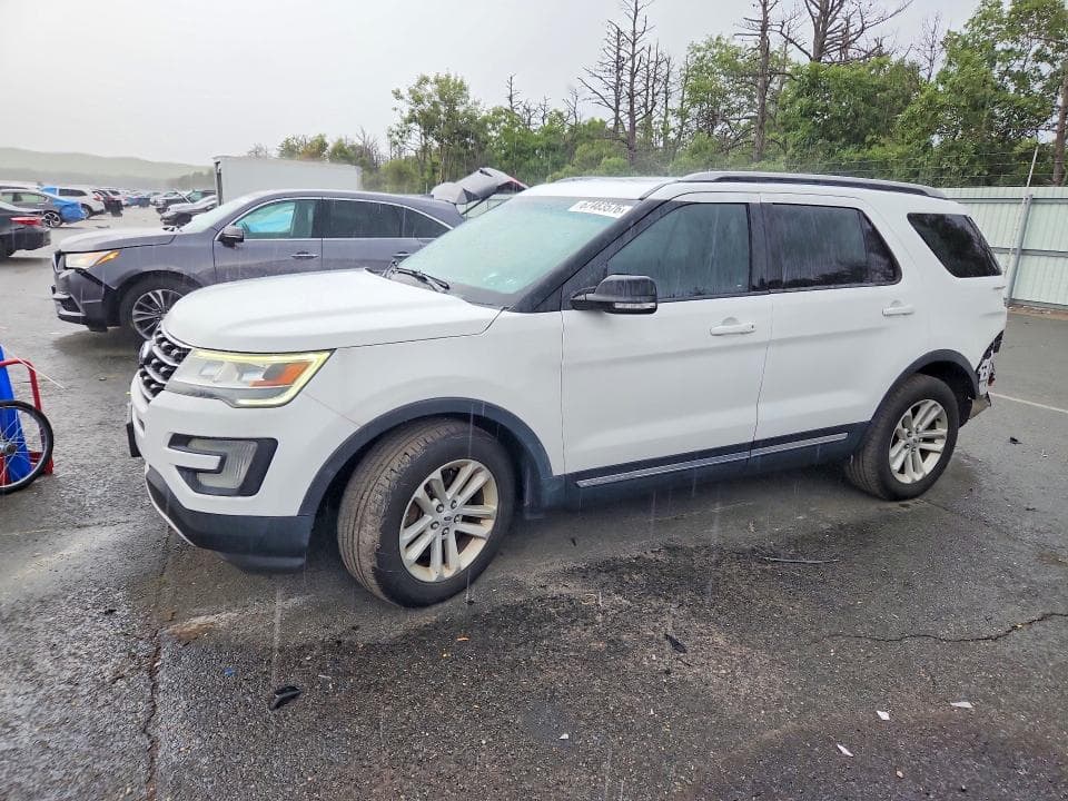 2017 FORD EXPLORER XLT - 1