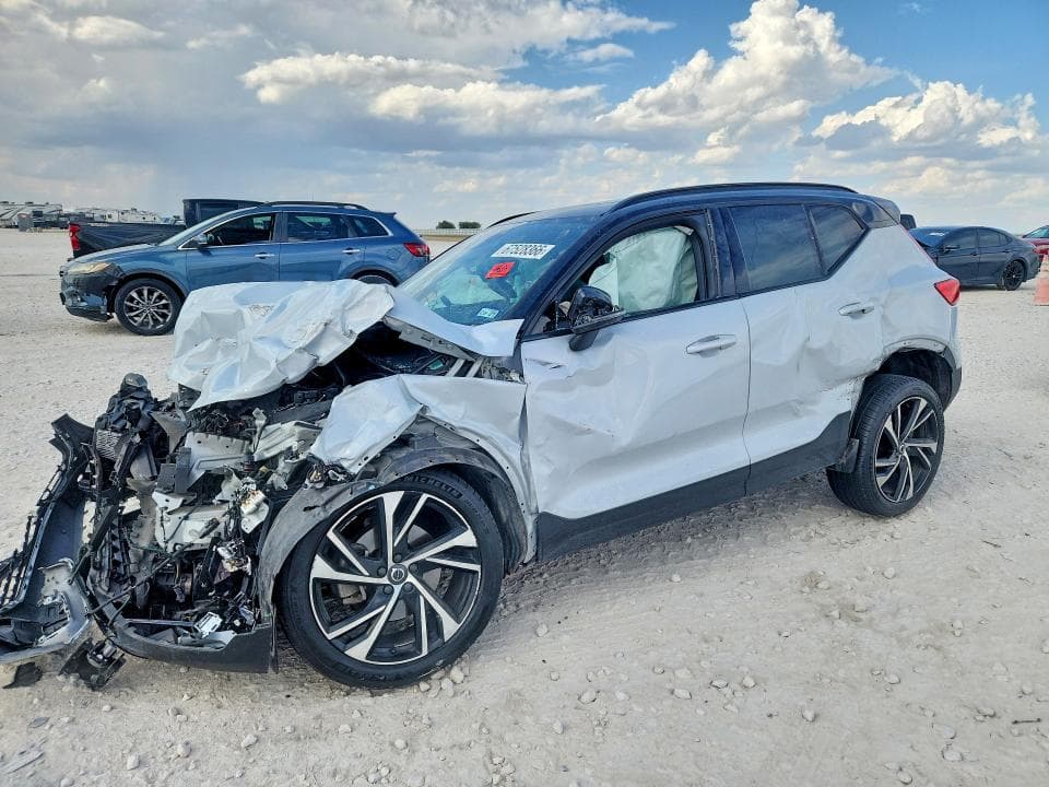 2021 VOLVO XC40 T5 R-DESIGN - 1