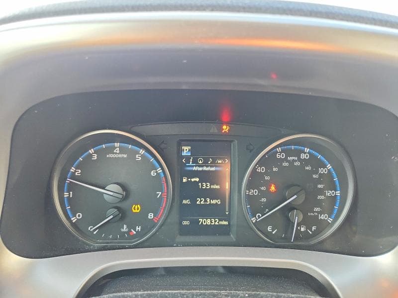 2018 TOYOTA RAV4 XLE 9