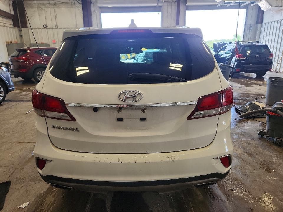 2017 HYUNDAI SANTA FE SE 6
