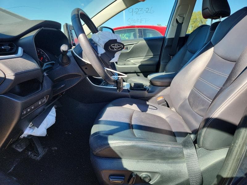 2019 TOYOTA RAV4 XLE PREMIUM 7