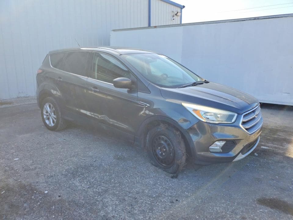 2017 FORD ESCAPE SE 4