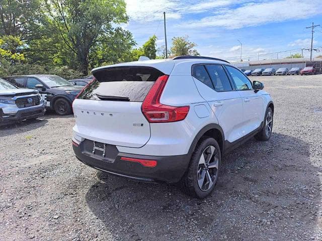 2026 VOLVO XC40 PLUS 4