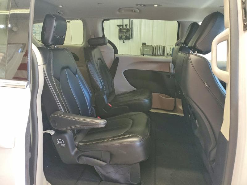 2023 CHRYSLER PACIFICA TOURING L 11