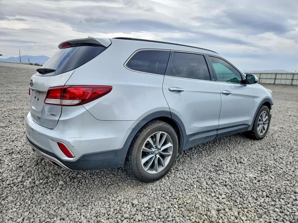 2017 HYUNDAI SANTA FE SE 3