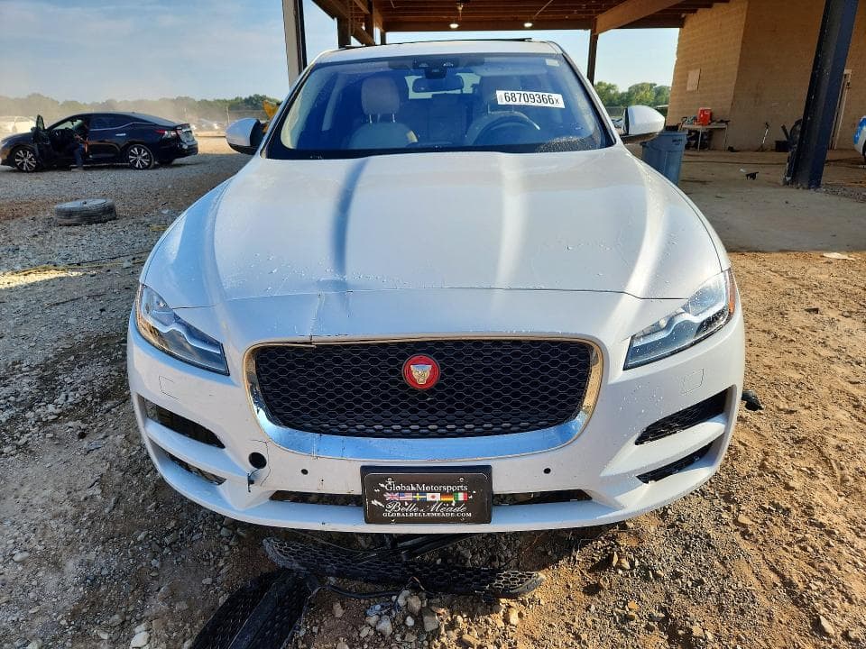2017 JAGUAR F-PACE PRESTIGE 5