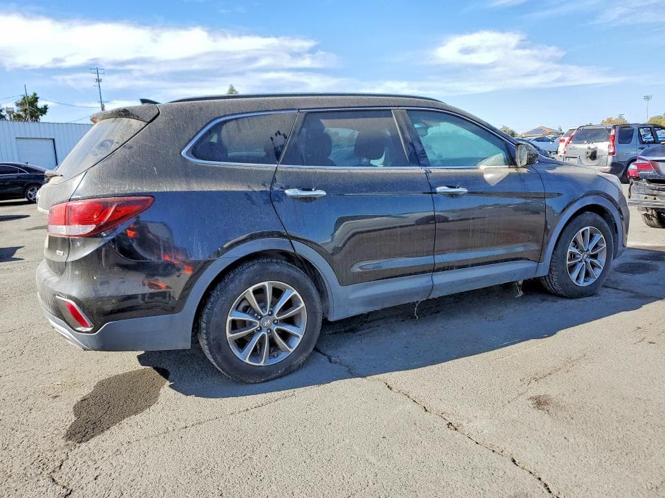 2017 HYUNDAI SANTA FE SE 3
