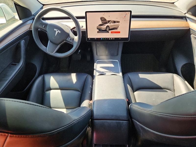 2023 TESLA MODEL Y 8